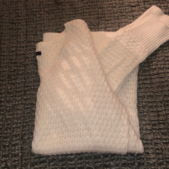 American Eagle Outfitters Sweaters - Medium v neck American eagle sweater
